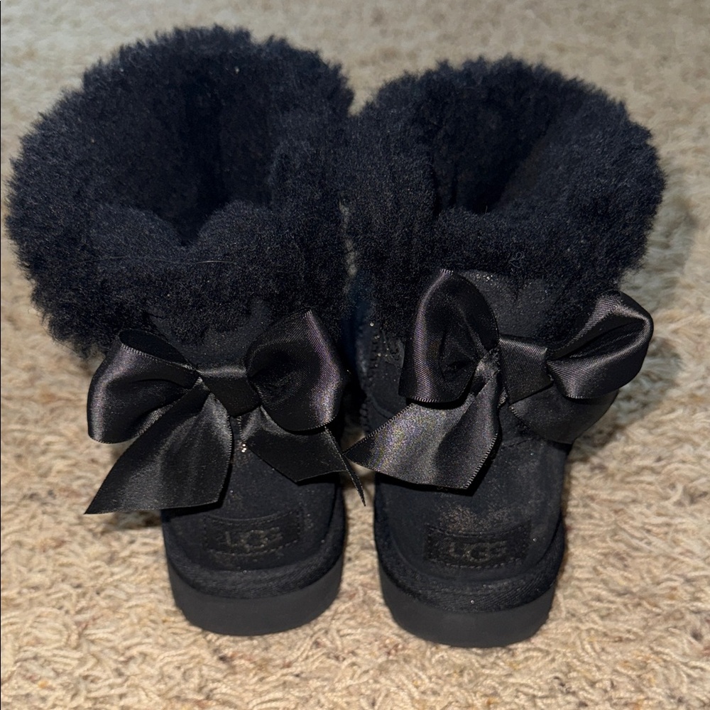 🖤 UGG  Black Bow Boots NEW
